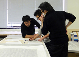 被災資料の救助活動開始